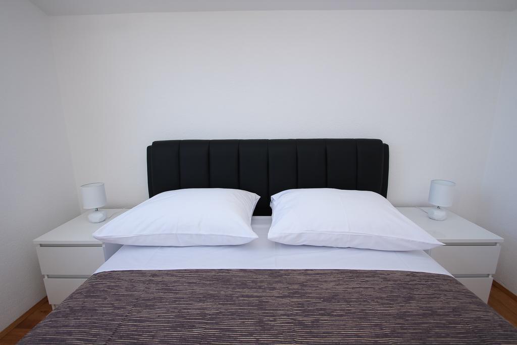 Apartman Dominik Трогир Екстериор снимка