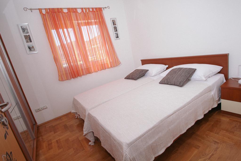 Apartman Dominik Трогир Екстериор снимка