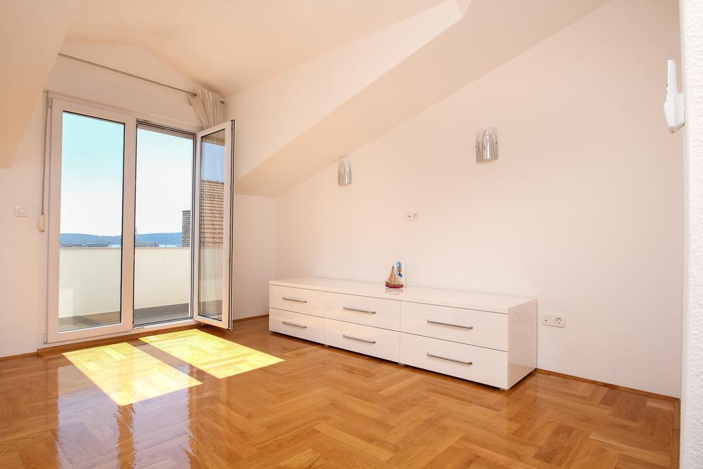 Apartman Dominik Трогир Екстериор снимка