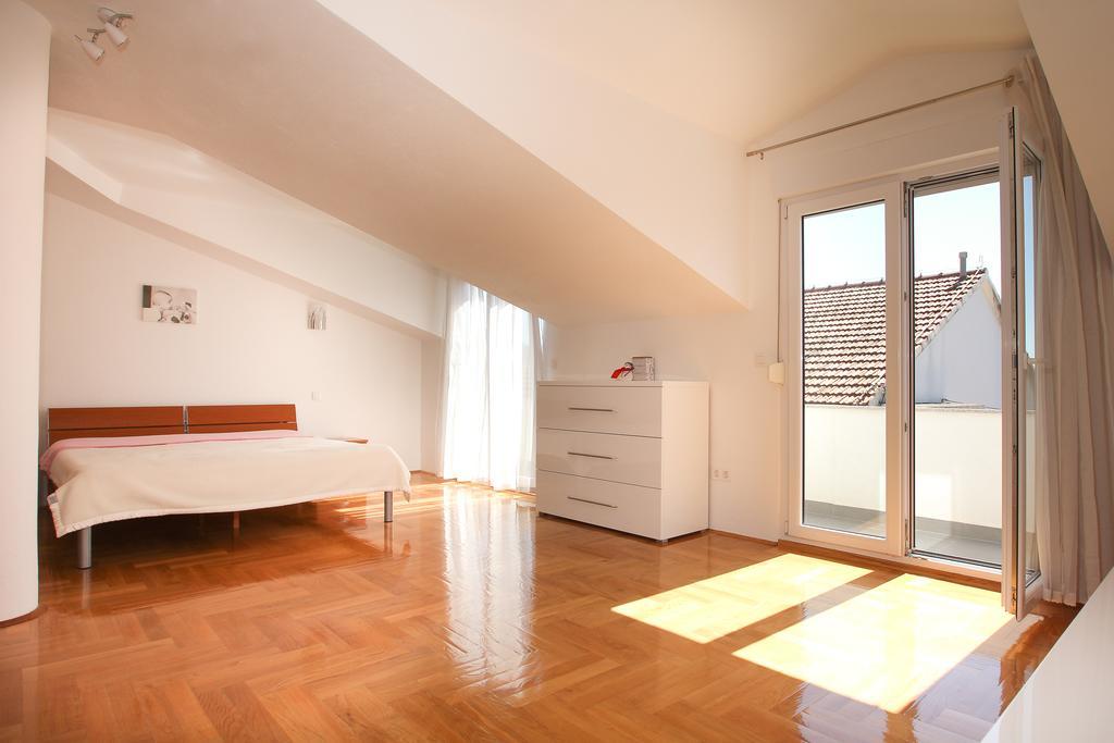 Apartman Dominik Трогир Екстериор снимка