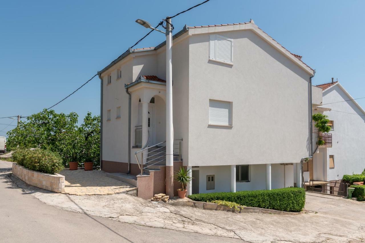 Apartman Dominik Трогир Екстериор снимка